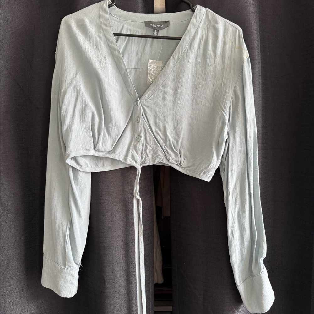 Light blue/gray V-Neck Crop Blouse and Pants Set